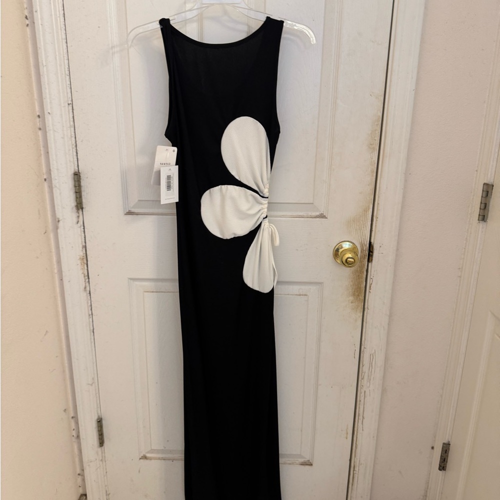 Elegant Black and White Maxi Dress